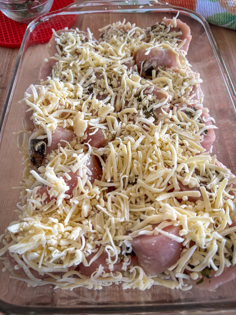 roasted poblano chicken topped with mozzarella cheese roasted poblano chicken topped with mozzarella cheese