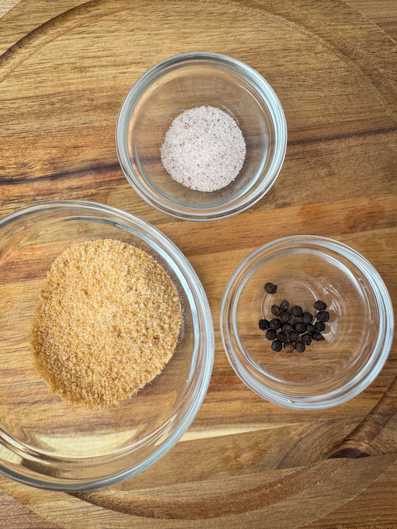 sea salt, einkorn bread crumbs, and black pepper for healthy salmon fish sticks