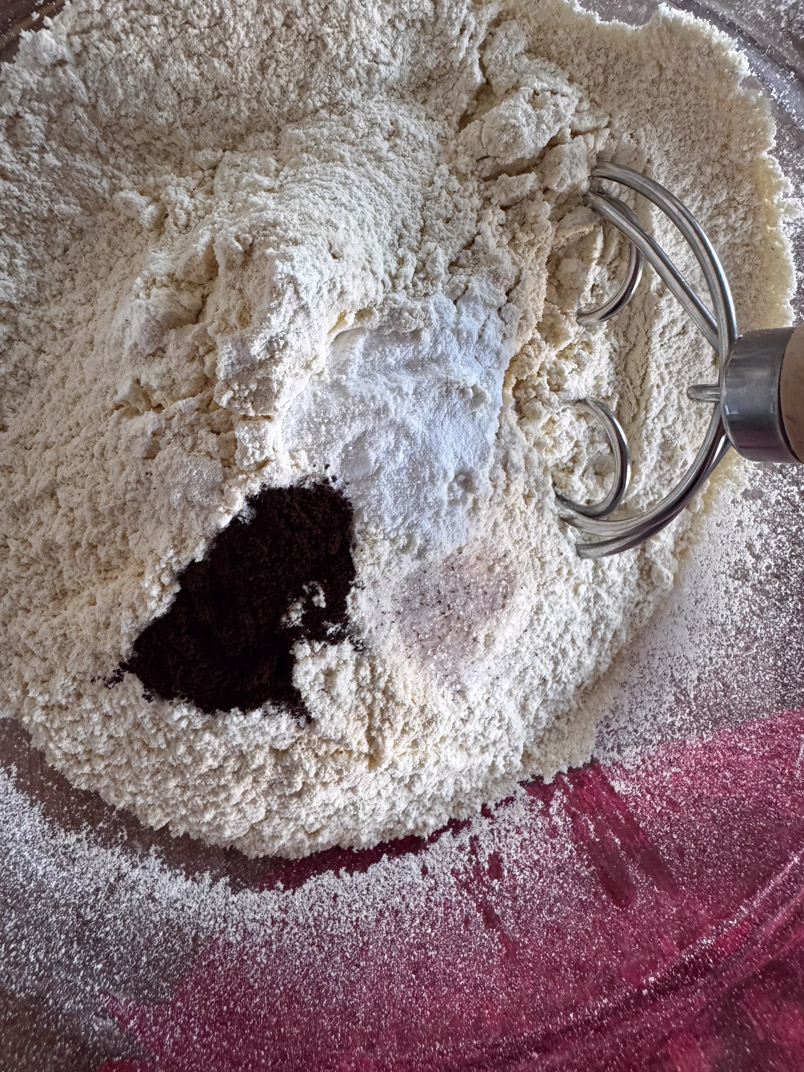 dry ingredients including einkorn flour for einkorn cookies
