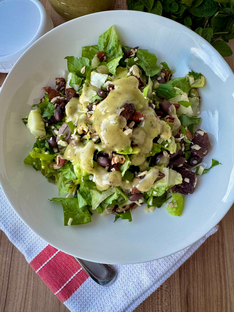 romaine salad with arugula and homemade oregano honey dressing