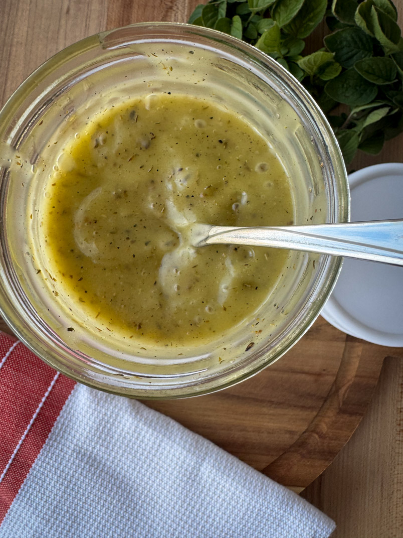 homemade healthy salad dressing: oregano vinaigrette with honey homemade healthy salad dressing: oregano vinaigrette with honey