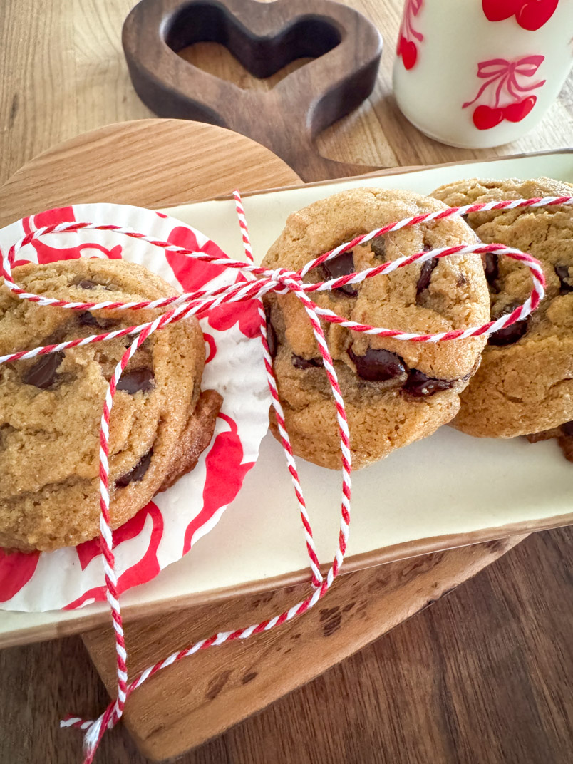 homemade einkorn wheat chocolate chip cookies